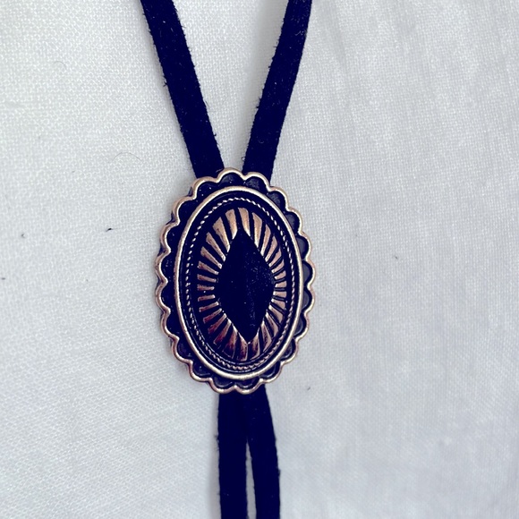 Large strap necklace - Picture 1 of 5